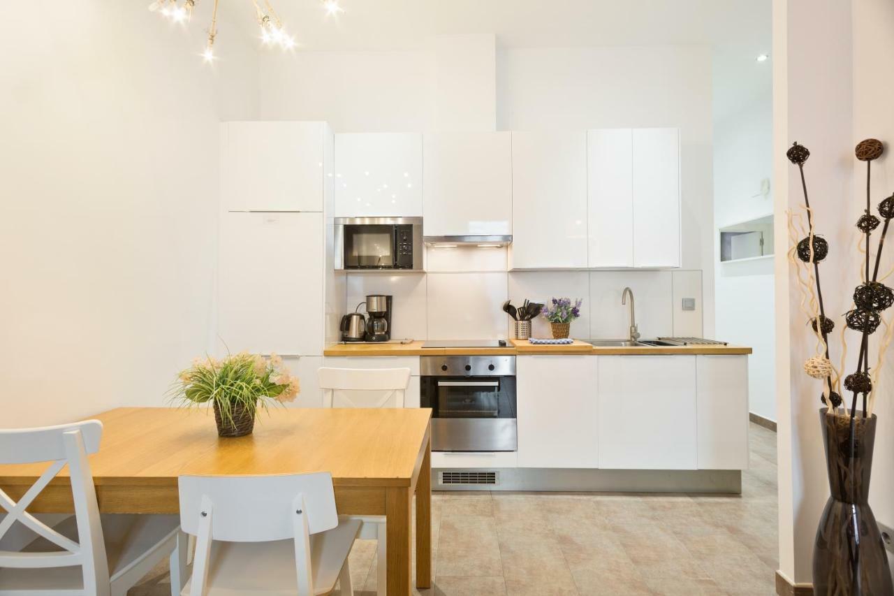 Stay U-Nique Apartments Eixample Center 巴塞罗那 外观 照片